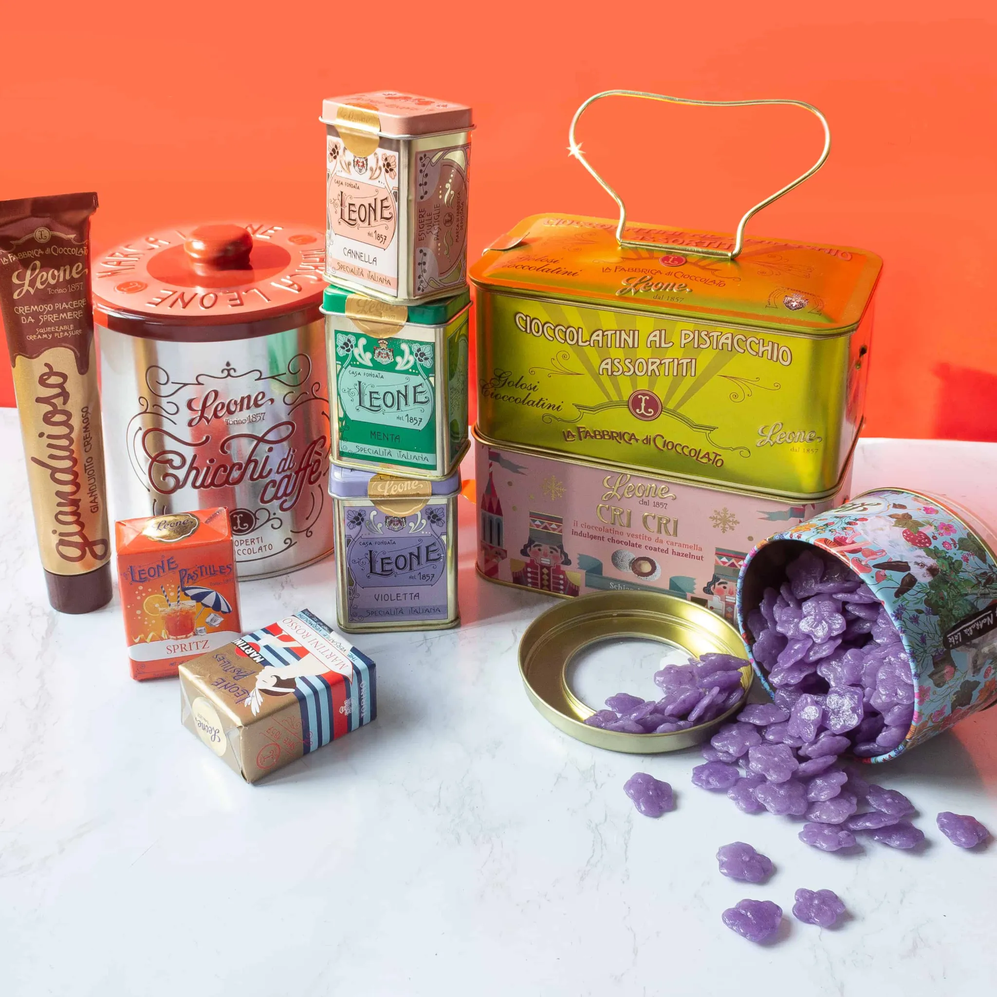 Leone Cinnamon Candies In Classic Tin, 30g Best